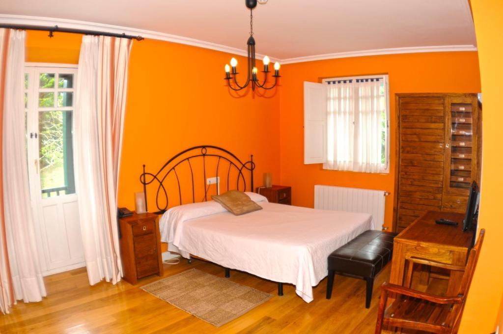 Rural Isasi Hotel *